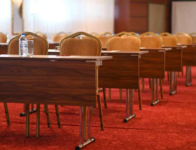 DSC_6098 Stone Bridge Hotel Conference room setup of tables and chairs